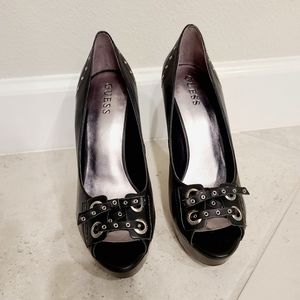 Guess peep toe pumps